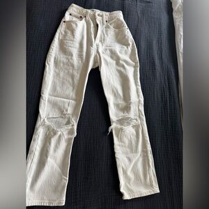Pure white Abercrombie Ultra High Rise Ankle Straight Jeans in size 23 short!